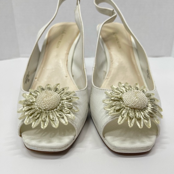 Vintage 90s White Slingback Pumps Open Toe Sandal Mid Heel Bridal Floral Shoes - Picture 4 of 17